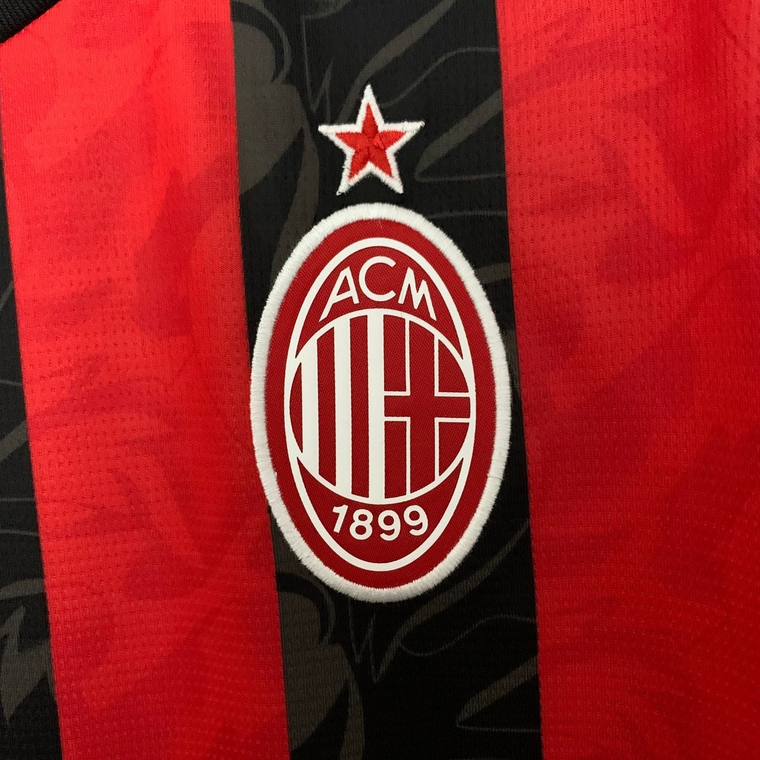 Maillot domicile de l'AC Milan 25/26